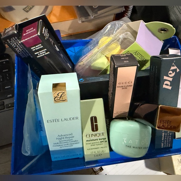 🤎🖤Random beauty/skincare item🤎🖤 - Picture 2 of 3